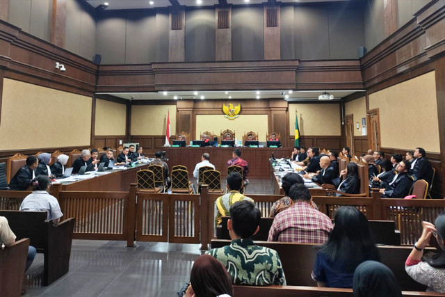 Suasana sidang pemeriksaan saksi kasus dugaan korupsi pengadaan laptop Chromebook Kementerian Pendidikan, Kebudayaan, Riset, dan Teknologi tahun 2019-2022 di Pengadilan Negeri Tipikor, Jakarta pada Selasa (20/1/2026). Foto: Luthfi Humam/kumparan
