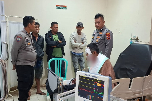 Ayah di Kabupaten Lima Puluh Kota, Sumbar, berduel dengan beruang hingga wajahnya hancur demi selamatkan sang anak. Foto: Dok. Istimewa