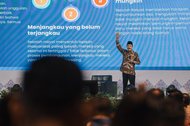 Mensos Saifullah Yusuf (Gus Ipul) menjadi narasumber dalam Rakernas XVII Asosiasi Pemerintah Kabupaten Seluruh Indonesia (Apkasi) yang digelar di Kota Batam, Selasa (20/1/2026).  Foto: Kemensos RI