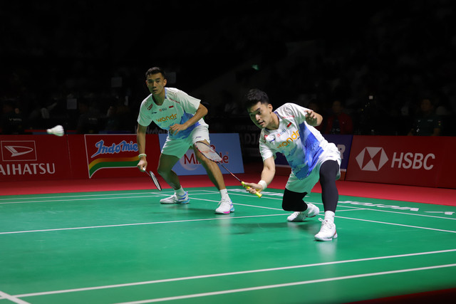 Ganda putra Indonesia Leo Rolly Carnando dan Bagas Maulana wakil saat melawan Taiwan Zhi Wei He dan Huang Jui Hsuan Daihatsu Indonesia Masters 2026 di Istora Senayan, Jakarta, Selasa (20/1/2026). Foto: Jamal Ramadhan/kumparan