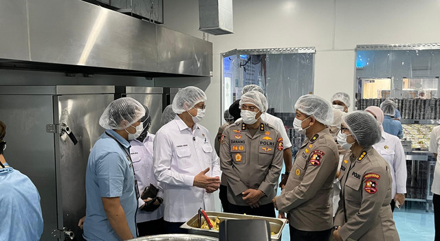 BPOM melakukan kunjungan kerja dalam rangka pengawasan keamanan pangan ke SPPG Polri di Slog Polri, Jakarta Timur pada Rabu (21/1/2026). Foto: Humas Polri