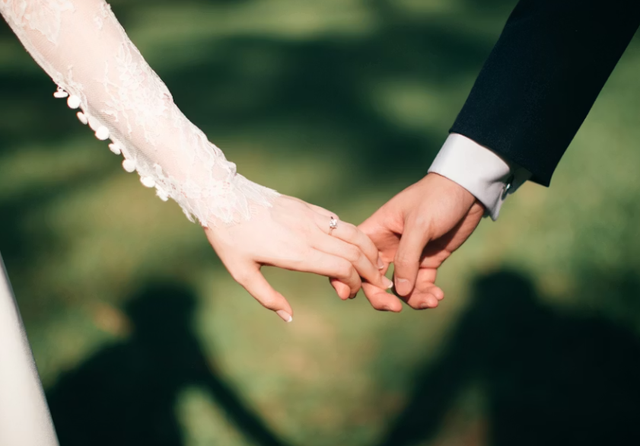 Ilustrasi jadwal tayang lamaran el rumi dan syifa hadju. Sumber: Unsplash/Jeremy Wong Weddings