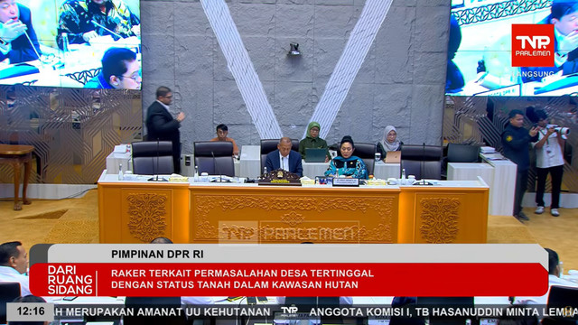 Rapat kerja terkait permasalahan desa tertinggal dengan status tanah dalam kawasan hutan di Gedung Parlemen, Jakarta, Rabu (21/1/2026). Foto: YouTube/ TVR Parlemen
