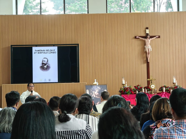 Ketua Komisi Keadilan Perdamaian Keuskupan Agung Jakarta, Agustinus Heri Wibowo, Pr saat memberikan sambutan dalam acara penyambutan relikui St. Bartolo Longo dari Pompei, Italia di Katedral Jakarta, Senin, 19/1/2026