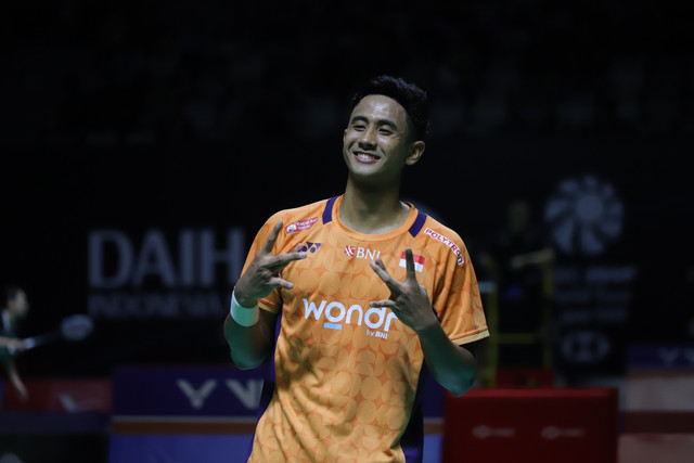 Tunggal putra Indonesia Alwi Farhan melawan wakil India Ayush Shetty pada Daihatsu Indonesia Master 2026 di Istora Senayan, Jakarta, Rabu (21/1/2026). Foto: Jamal Ramadhan/kumparan