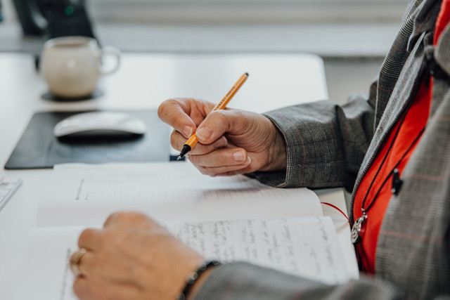 Ilustrasi Contoh Soal TKA SMP 2026. Unsplash.com/SEO Galaxy