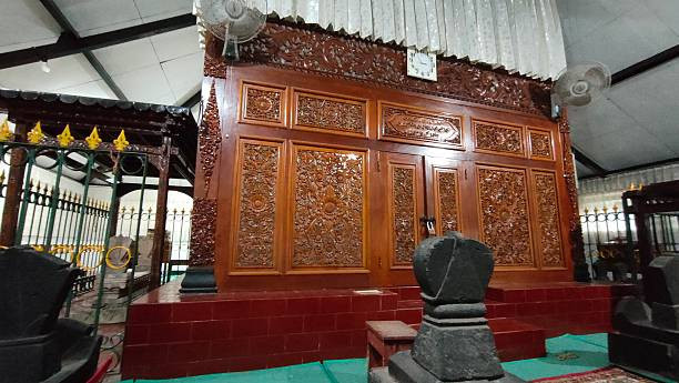 Potret sebuah makam tua foto by Pixabay