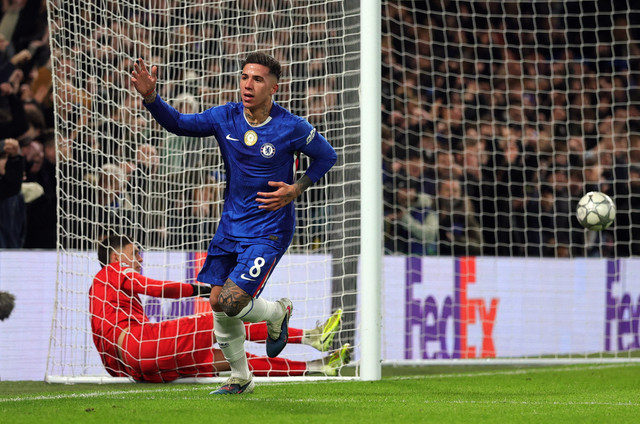 Enzo Fernandez dari Chelsea merayakan gol yang kemudian dianulir pada pertandingan Liga Champions antara Chelsea vs Pafos di Stamford Bridge, London, Inggris, Kamis (22/1/2026). Foto: Ian Walton/REUTERS