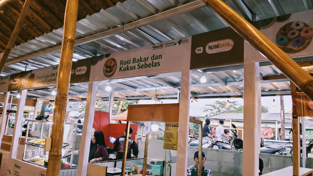 Program Nusadaya merupakan inisiatif pemberdayaan ekonomi masyarakat berbasis dana Zakat, Infak, Sedekah, dan Wakaf (ZISWAF) yang diinisiasi oleh Dompet Dhuafa dengan fokus pada penguatan sektor Usaha Mikro, Kecil, dan Menengah (UMKM).
