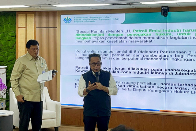 Konferensi Pers Patroli Sumber Emisi oleh Kementerian Lingkungan Hidup di Plaza Kuningan, Jakarta Selatan, Kamis (22/1/2026). Foto: Rayyan/Kumparan