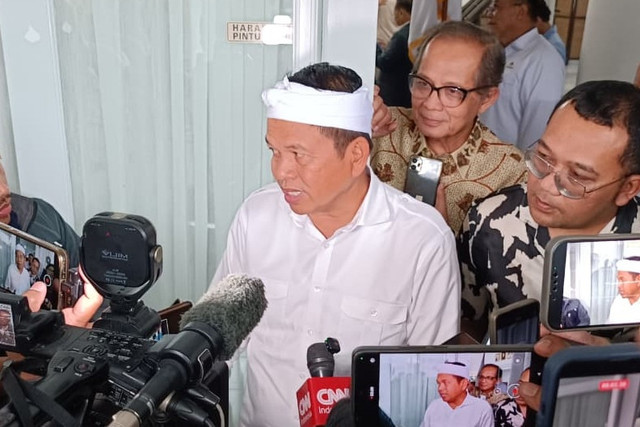 Gubernur Jabar Dedi Mulyadi usai menghadiri acara Sosialisasi Kredit Program Perumahan (KPP) di Gedung Pakuan pada Kamis (22/1/2026). Foto: Abisatya Ramdhani/kumparan
