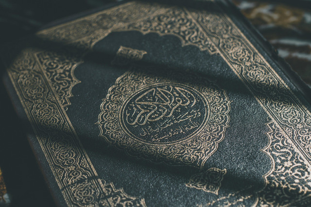 Al-quran sebagai panduan hidup umat muslim. Foto: Pixabay