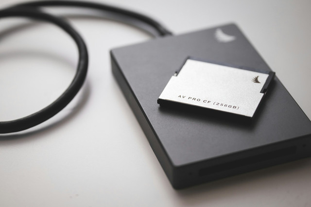 Ilustrasi SSD 1TB terbaik 2026. Foto: Unsplash