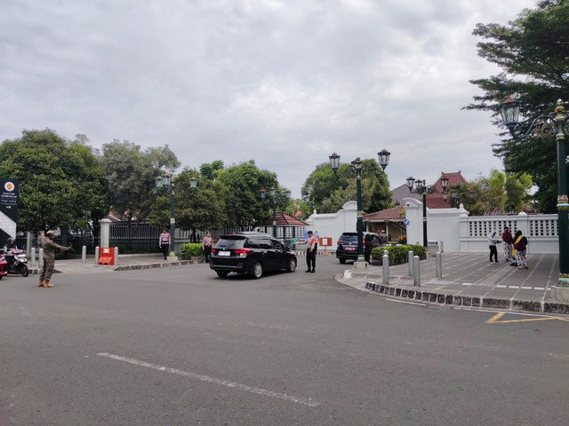 Kantor Gubernur DIY. Pemerintah Daerah Istimewa Yogyakarta (Pemda DIY) menerapkan uji coba bebas kendaraan bermotor. Foto: Arfiansyah Panji/kumparan