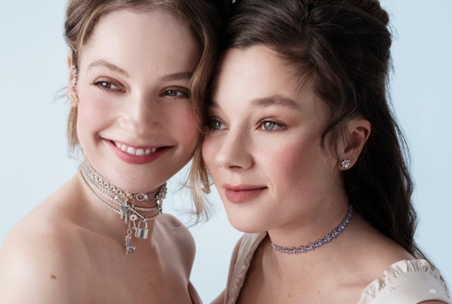 Pandora x Bridgerton rilis koleksi perhiasan yang feminin. Foto: Instagram @theofficialpandora