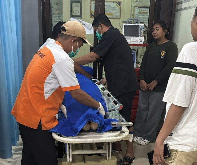 Jenazah korban tersengat listrik. Dok: Istimewa