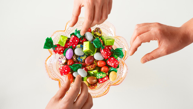 Ilustrasi permen dan cokelat. Foto: sebra/Shutterstock
