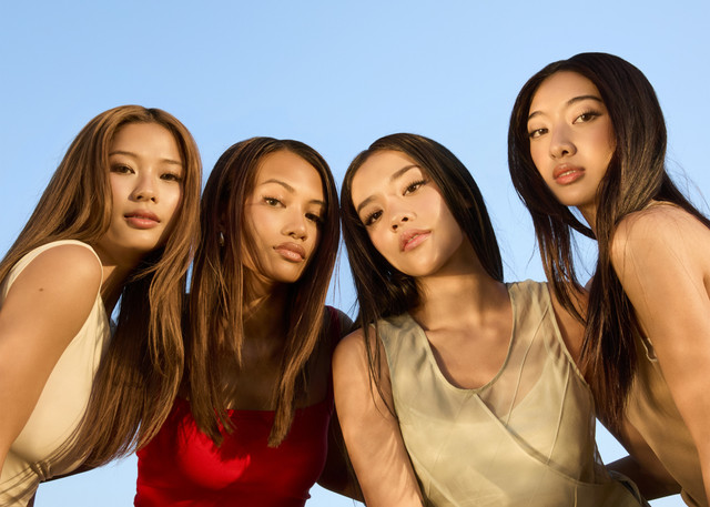 Grup vokal perempuan pop global pertama dari Indonesia, no na, luncurkan single dan video musik baru "work". Foto: Dok. Munachi Osegbu