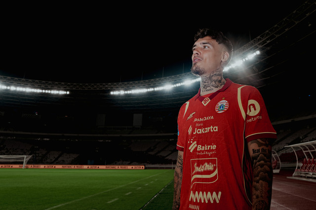 Shayne Pattynama jadi pemain Persija Jakarta. Foto: Dok. Media Persija