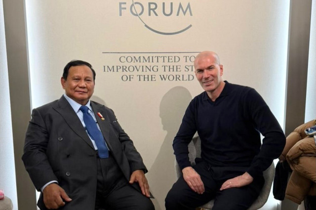 Presiden Prabowo Subianto bertemu dan berdiskusi dengan legenda sepak bola dunia, Zinedine Zidane saat World Economic Forum (WEF) 2026 di Davos, Swiss, Kamis (22/1/2026). Foto: Instagram/ @presidenrepublikindonesia