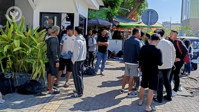 Sejumlah WNI di KBRI Phnom Penh, Jumat (23/1/2026). Foto: Dok. Kemlu