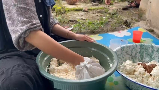Pembuatan produk koci-koci