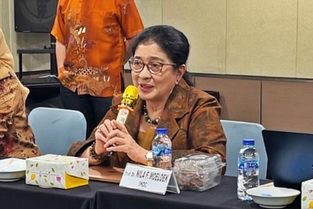 Prof dr. Nila F Moeloek saat membuka diskusi publik IHDC, Jumat (23/1/2026). Foto: Sarah Tri Wulandari/kumparan