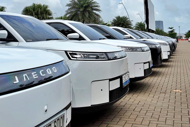 Penyerahan secara simbolis 3.000 unit Jaecoo J5 kepada konsumen di kawasan PIK, Jakarta Utara, Sabtu (24/1/2025). Foto: Fitra Andrianto/kumparan