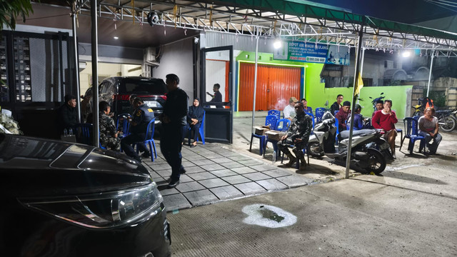 Suasana rumah duka Capt Andy Dahananto di Desa Margasari, Kecamatan Tigaraksa, Kabupaten Tangerang, Sabtu (24/1/2026). Foto: kumparan