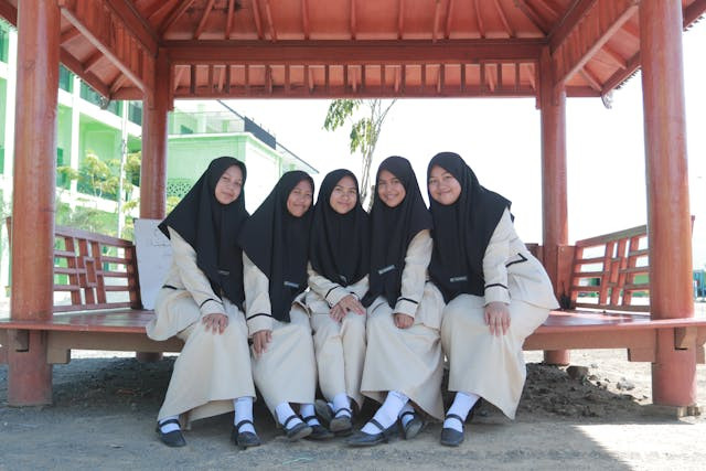 Ilustrasi Siswi Pondok Pesantren. Foto: Pexels.