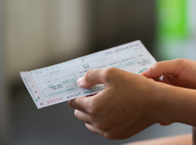 Ilustrasi apakah ada tiket kereta tambahan lebaran 2026. Sumber: Unsplash/Thapanese Srisawat