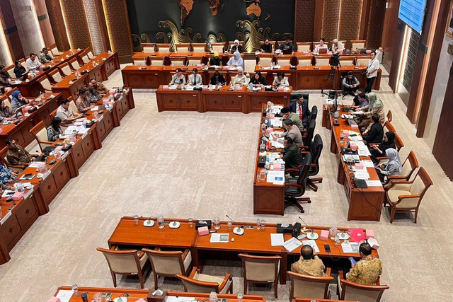 Suasana Rapat kerja Komisi I DPR di Kompleks Parlemen, Senayan, Jakarta, Senin (26/1/2026). Foto: Nasywa Athifah/kumparan