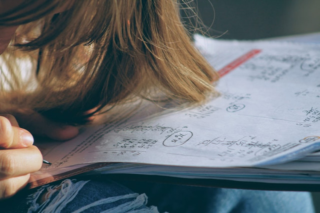 Ilustrasi Soal Matematika Kelas 3 SD Semester 2. Unsplash.com/Joshua Hoehne