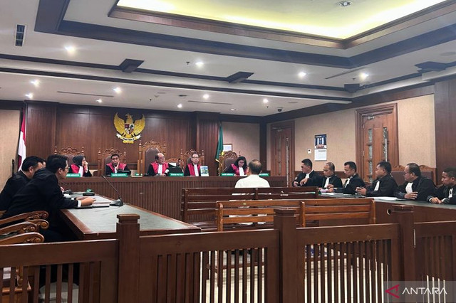 Direktur sekaligus pemilik manfaat dari beberapa perusahaan yang tergabung dalam Grup perusahaan Bara Jaya Utama (Grup BJU) Hendarto didakwa rugikan negara Rp1,06 triliun di kasus LPEI. Foto: Agatha Olivia Victoria/Antara