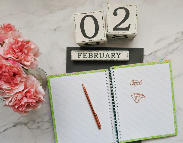 Ilustrasi bulan Februari. Foto: Unsplash