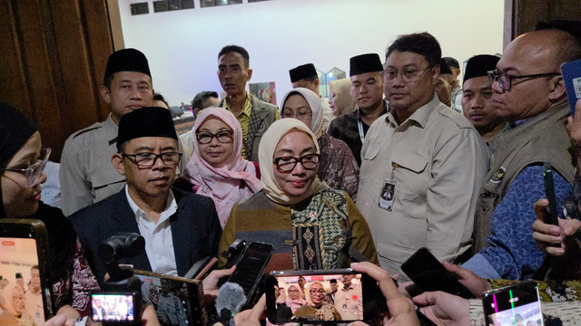 Menteri Pemberdayaan Perempuan dan Perlindungan Anak (Menteri PPPA) Arifatul Choiri Fauzi di Asrama Haji Pondok Gede Jakarta Timur. Foto:  Dok. MCH Kemenhaj