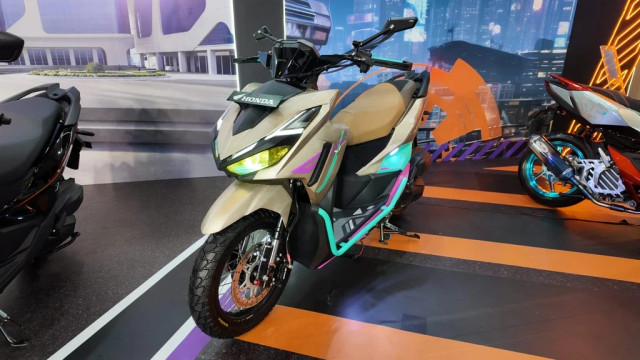 Ilustrasi berapa daya charger HP pada unit sepeda motor New Vario 125. Foto: Fitra Andrianto/kumparan