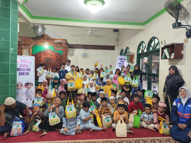 Dongeng Ceria Bersama Kak Kempo di Masjid Raudhatul Muttaqin, Lamper (Sumber : DT Peduli)