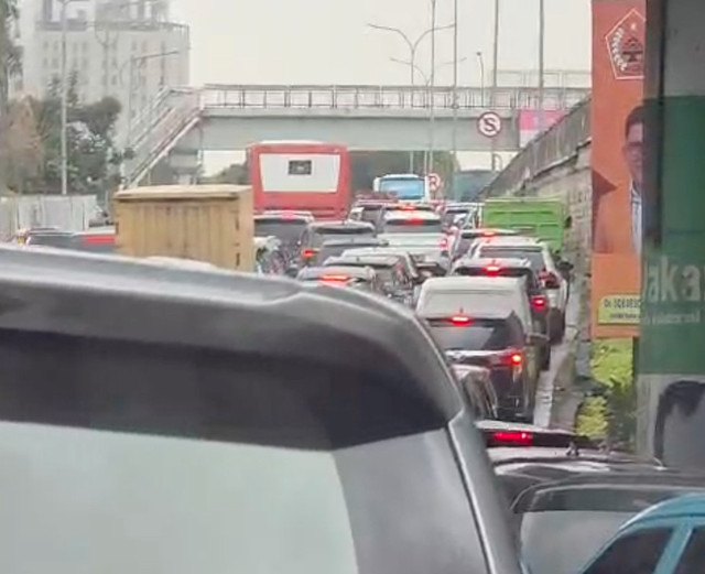 Macet Jalan TB Simatupang, Kamis (29/1/2026). Dok: Edmiraldo/kumparan