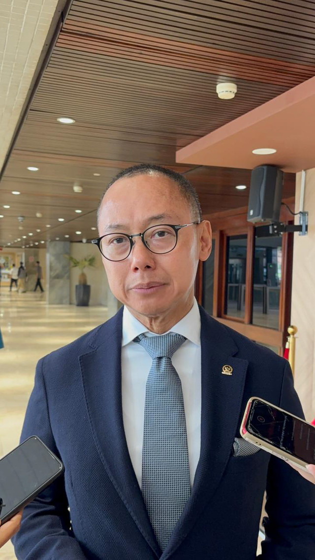 Waketum PAN, Eddy Soeparno di DPR pada Kamis (29/1). Foto: Abid Raihan/kumparan