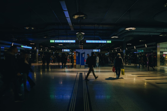 ilustrasi apakah benar 20 Februari 2026 Blackout. Unsplash/Claudio Schwarz