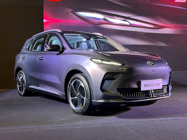 Momen debut MG S5 EV di Indonesia, Jumat (30/1/2026). Foto: Syahrul Ghiffari/kumparan