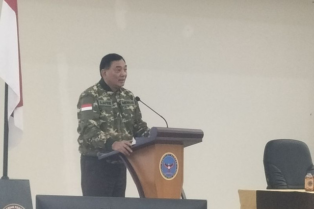 Menteri Pertahanan, Sjafrie Sjamsoeddin, saat memberikan materi kepada anggota PWI yang mengikuti retreat bela negara, Sabtu (31/1/2026). Dok: ANTARA/Walda Marison