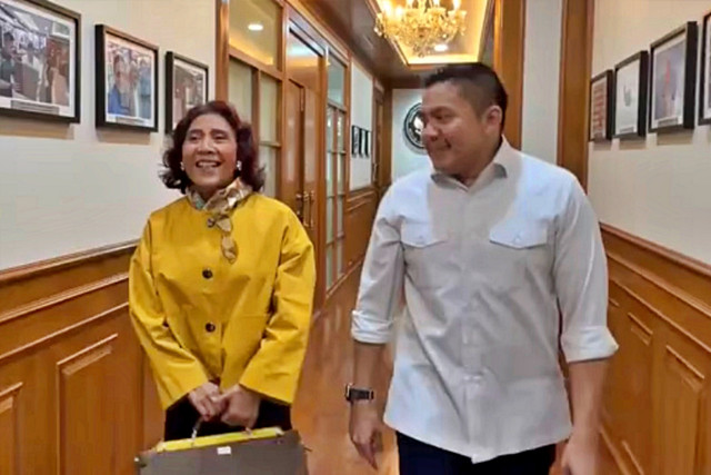 Momen Susi Pudjiastuti menyambangi kantor Seskab Teddy, Sabtu (31/1/2026). Foto: Teddy Indra Wijaya/TikTok