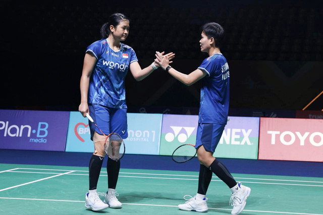 Ganda putri Indonesia, Amallia Cahaya Pratiwi/Siti Fadia Silva, saat bertanding di Thailand Masters 2026. Foto: Dok. PBSI