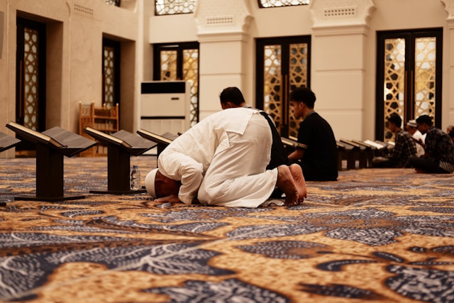 Ilustrasi sholat Nisfu Syaban kapan. Foto: Unsplash.