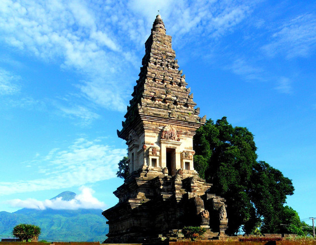 Ilustrasi Candi di Jawa. Foto: Pixabay.