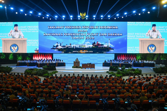 Presiden Prabowo Subianto (tengah) menyampaikan taklimat dalam Rakornas Pemerintah Pusat dan Pemerintah Daerah 2026 di Sentul International Convention Center (SICC), Kabupaten Bogor, Jawa Barat, Senin (2/2/2026). Foto: Aditya Pradana Putra/ANTARA FOTO