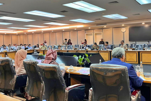 Suasana rapat dengar pendapat Komisi XIII DPR dengan Komnas HAM, Komnas Perempuan, dan LPSK tentang child grooming di Kompleks Parlemen, Senayan, Jakarta, Senin (2/2/2026). Foto: Nasywa Athifah/kumparan
