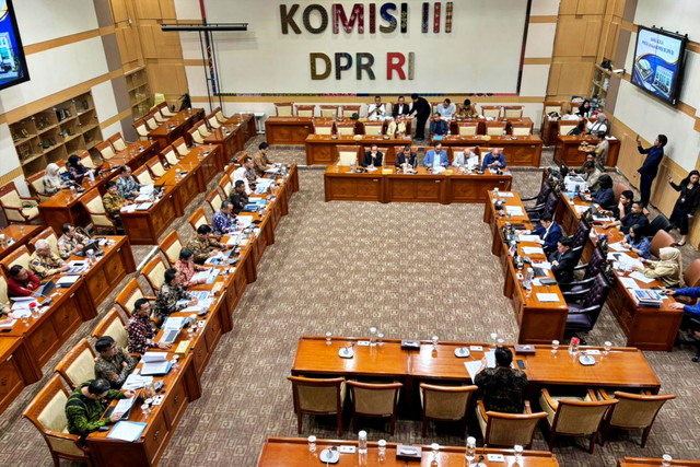 Rapat kerja Komisi III DPR RI bersama PPATK di Kompleks Parlemen, Senayan, Jakarta, Selasa (3/2/2026). Foto: Abid Raihan/kumparan